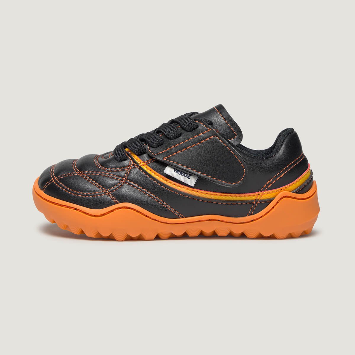 Zapato Feroz Amunt. Zapatilla de futbol barefoot