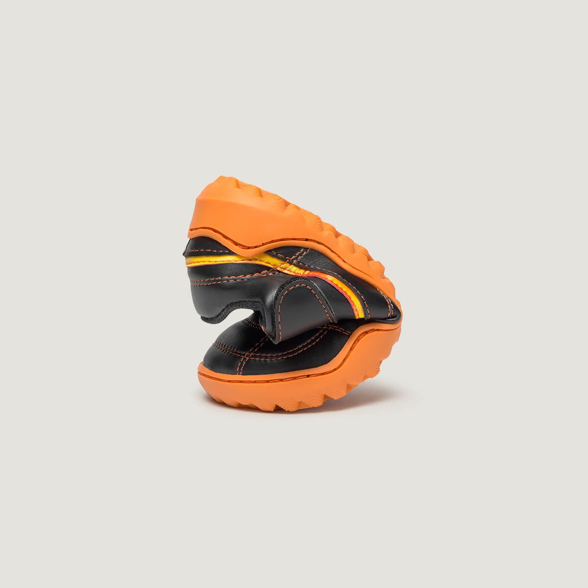 Zapato Feroz Amunt. Zapatilla de futbol barefoot