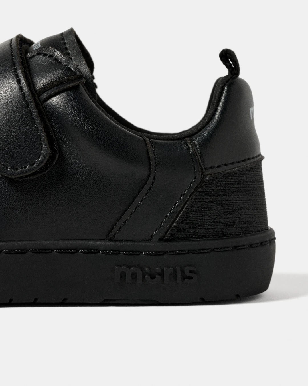 Muris Petra Junior Black vista 4